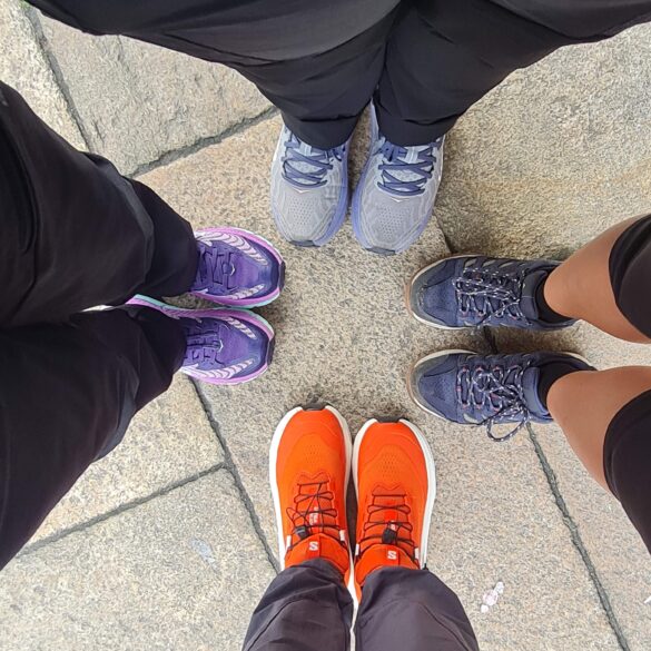 Poza cu încălțămintea de pe Camino Portughez 2025 - final de experienta in Santiago de Compostela