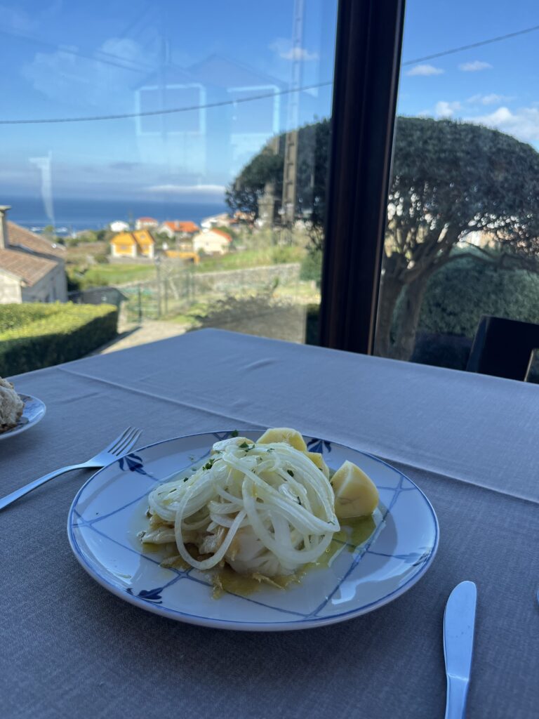Cod în stil galician în Baiona pe Camino Portughez